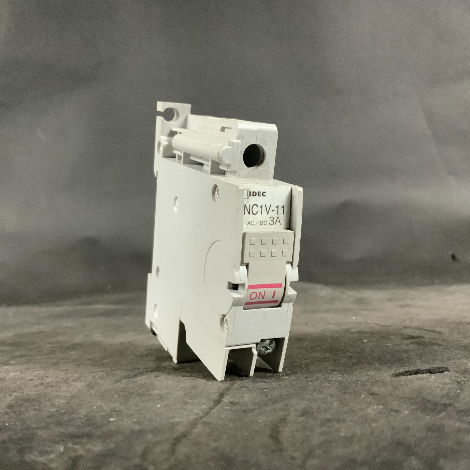 Used IDEC NC1V-11 3A CIRCUIT BREAKER ($20 OBO)