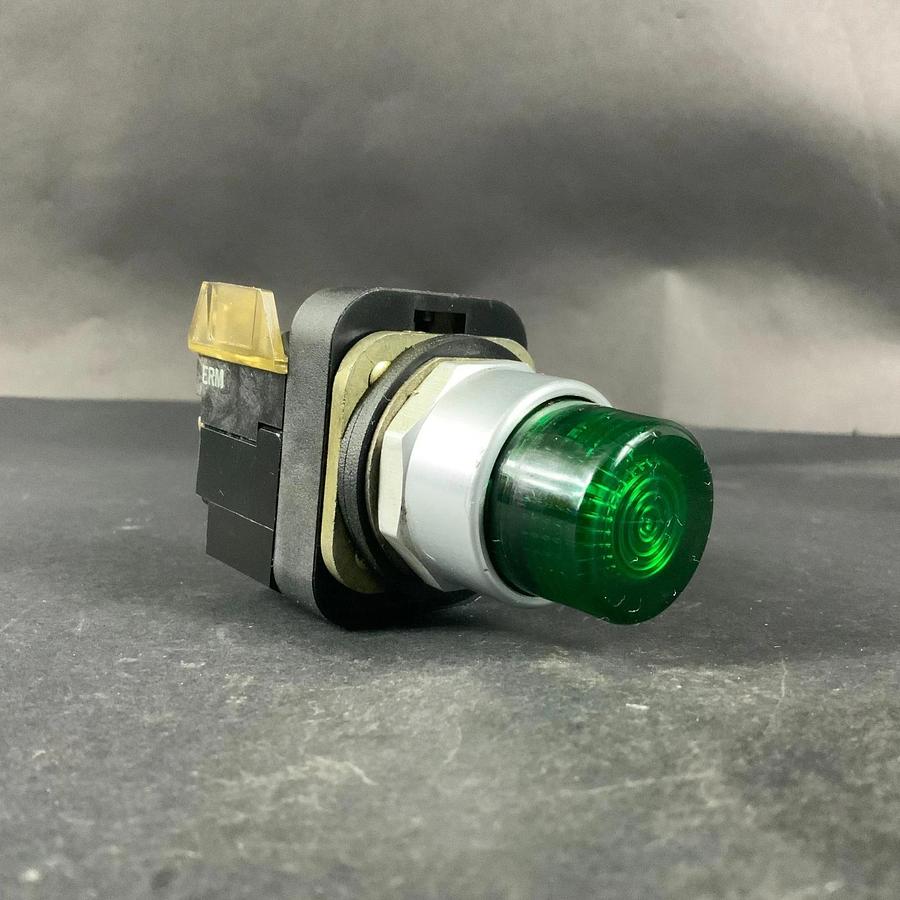 Used ALLEN BRADLEY 800T-PB16 GREEN PUSH BUTTON ($30 OBO)