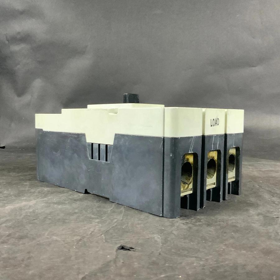 Used WESTINGHOUSE 1492D81G03 CIRCUIT BREAKER ($350 OBO)