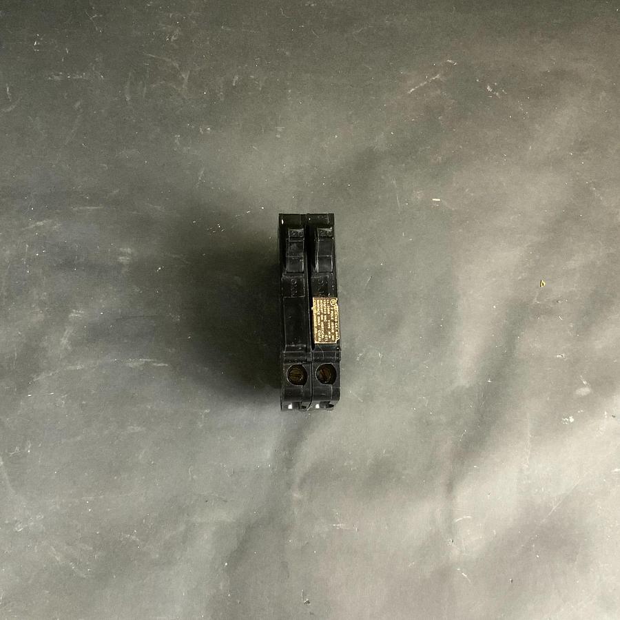 Used MURRAY MM220 CIRCUIT BREAKER ($15 OBO)