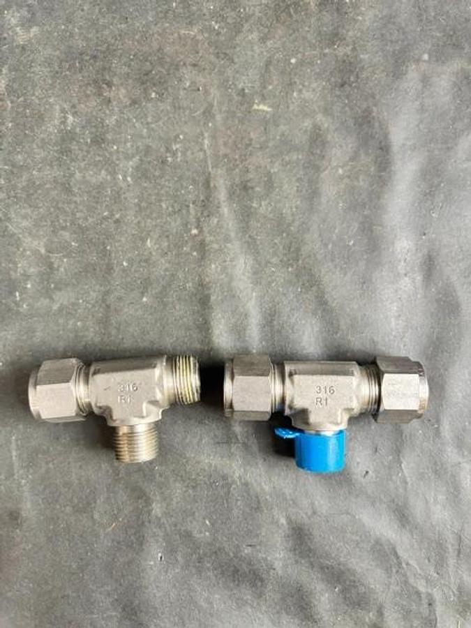 Used SWAGELOK 316-R1 MALE RUN TEE - GROUP OF 2
