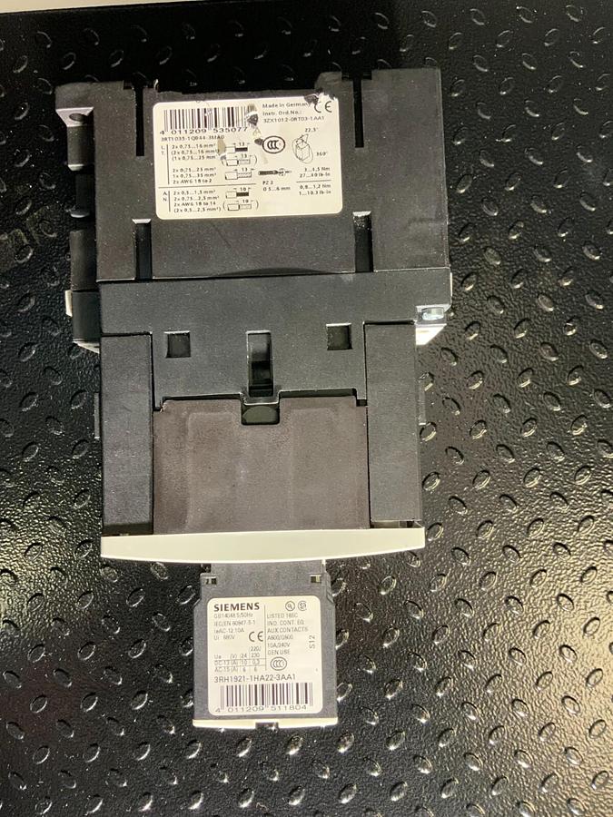 Used SIEMENS 3RT1035-1QB44-3MA0 ($14.99 OBO!!!) (4 TOTAL!!!)