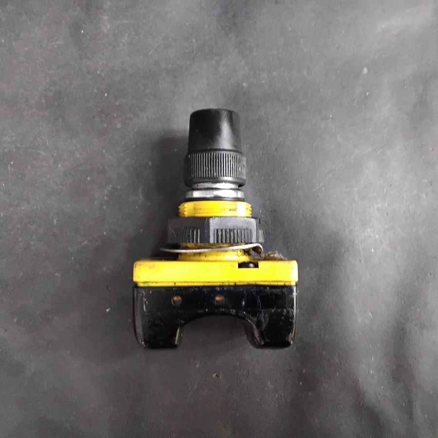 Used BANNER STBVP605 SAFETY TOUCH BUTTON ($17 OBO)