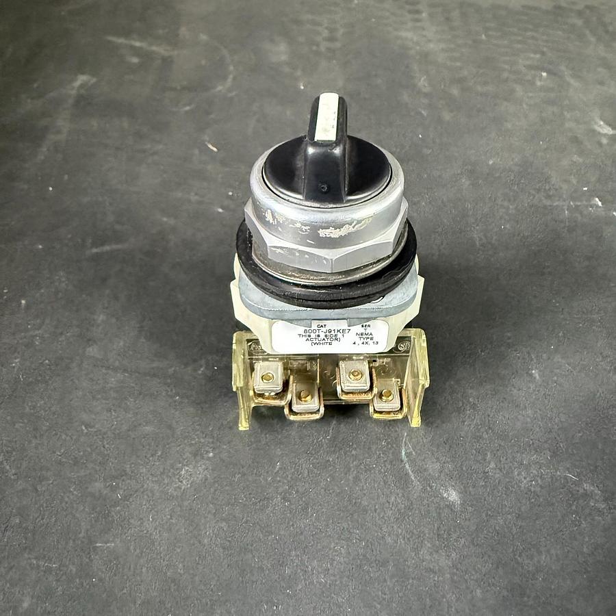 Used ALLEN BRADLEY 800T-J91KE7 SERIES T - SELECTOR SWITCH