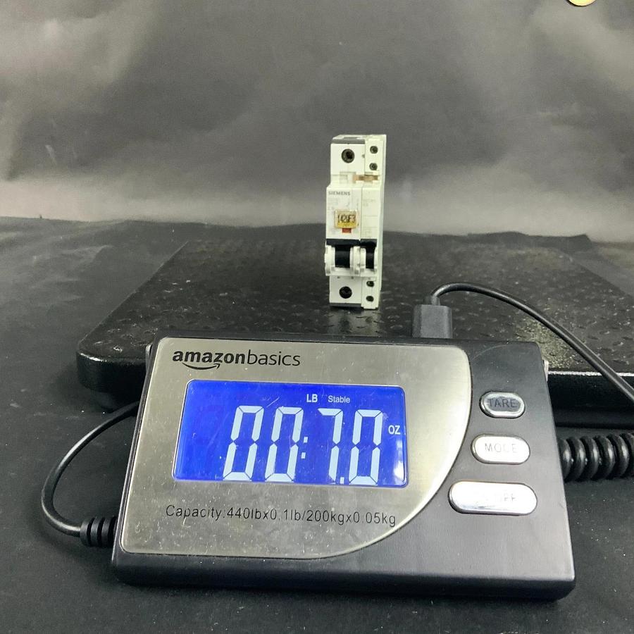 Used SIEMENS 5SY61MCB C8 CIRCUIT BREAKER W/ AS AUX SWITCH ($12 OBO)