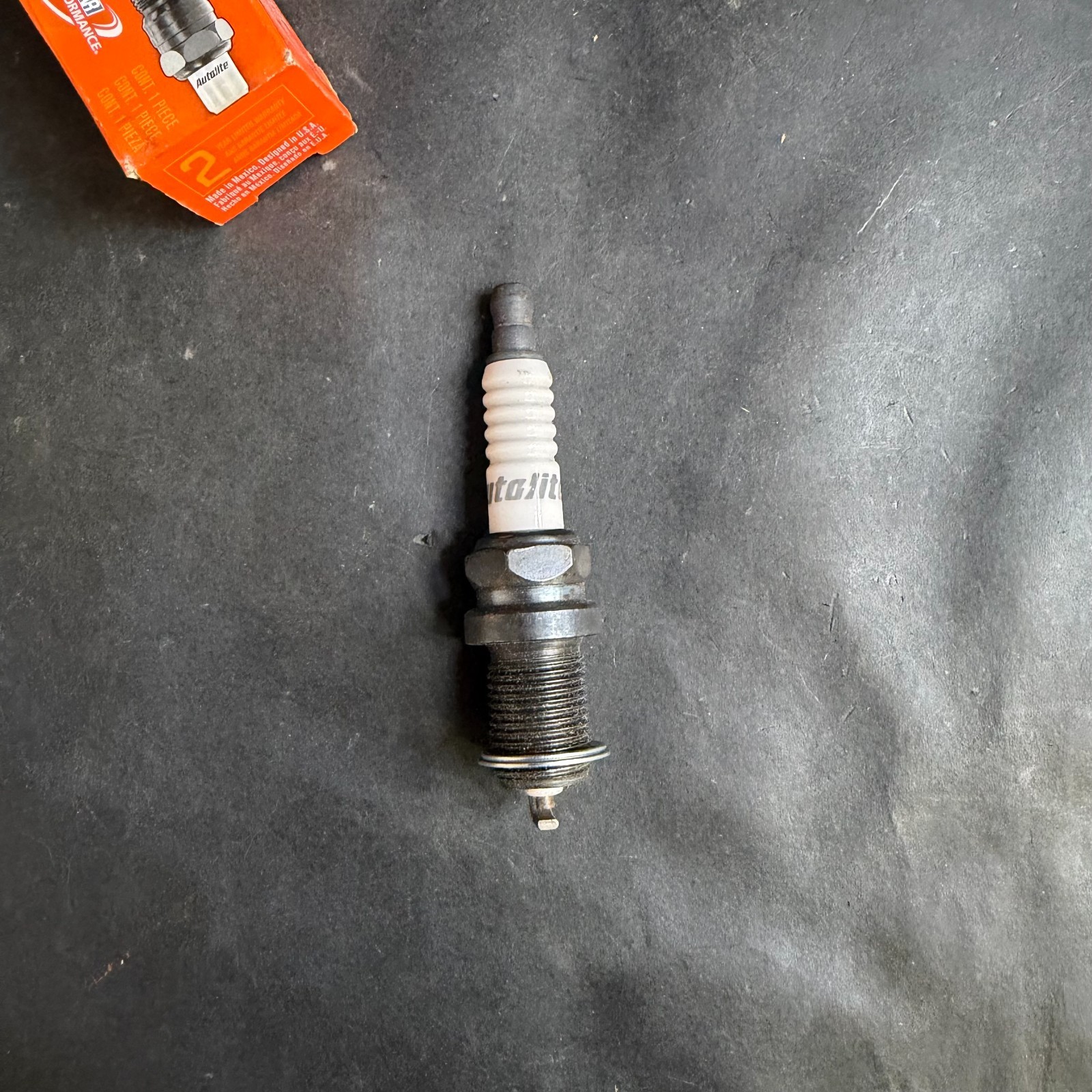 AUTOLITE 3924 SPARK PLUG ($8 OBO)