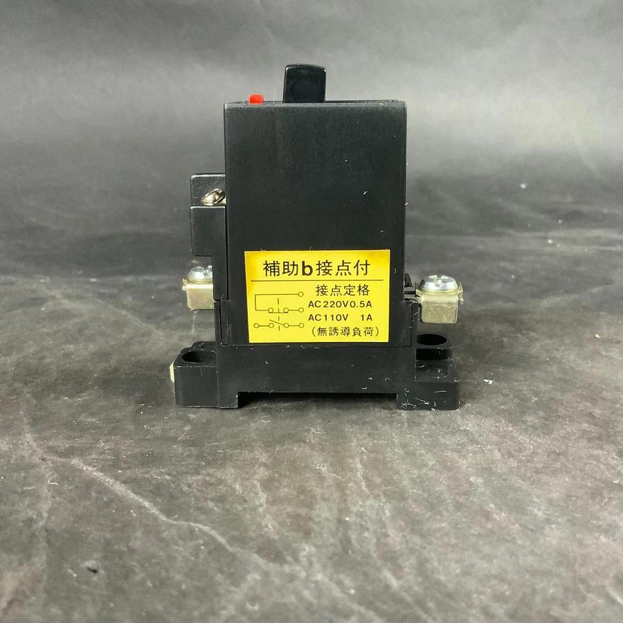 Used MATSUSHITA BD16 M-5 BAD162105 10A CIRCUIT BREAKER ($10 OBO)