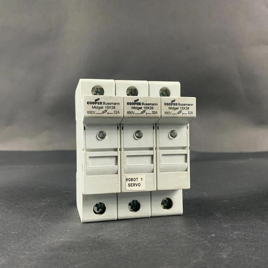 Used BUSSMANN CHM FUSE HOLDER ($15 OBO)