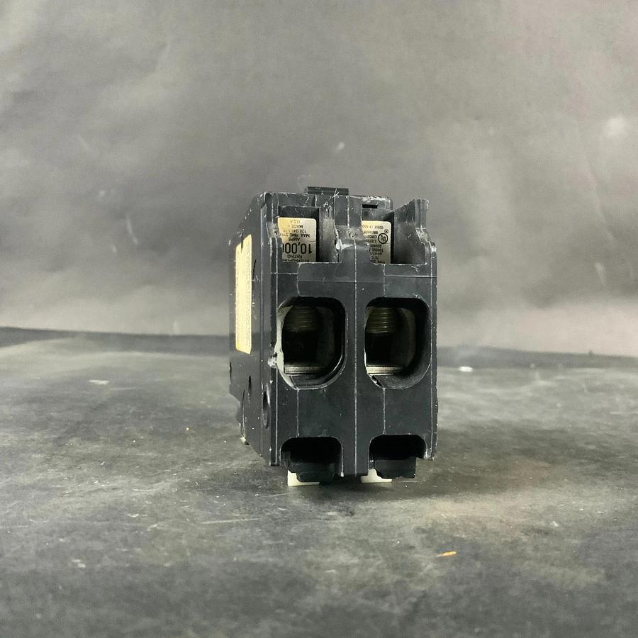 Used SQUARE D Q02100 CIRCUIT BREAKER ($35 OBO)