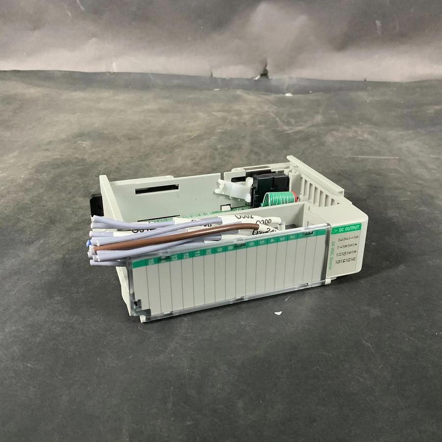 Used ALLEN BRADLEY 1769-OB16 SER B SOURCING OUTPUT MODULE ($50 OBO)