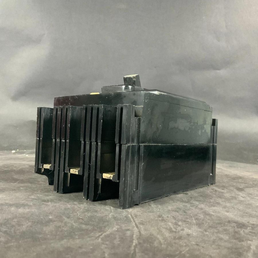 Used FEDERAL PACIFIC ELECTRIC NEF431030 CIRCUIT BREAKER ($85 OBO)