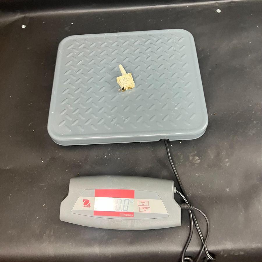 Used CHERRY 10 AMP PUSH BUTTON SWITCH ($9 OBO)
