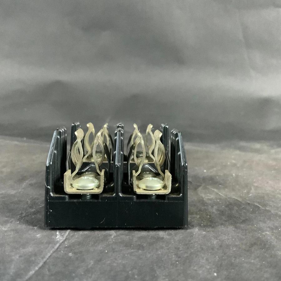 BUSSMANN H25030-2SR FUSE HOLDER ($11 OBO)