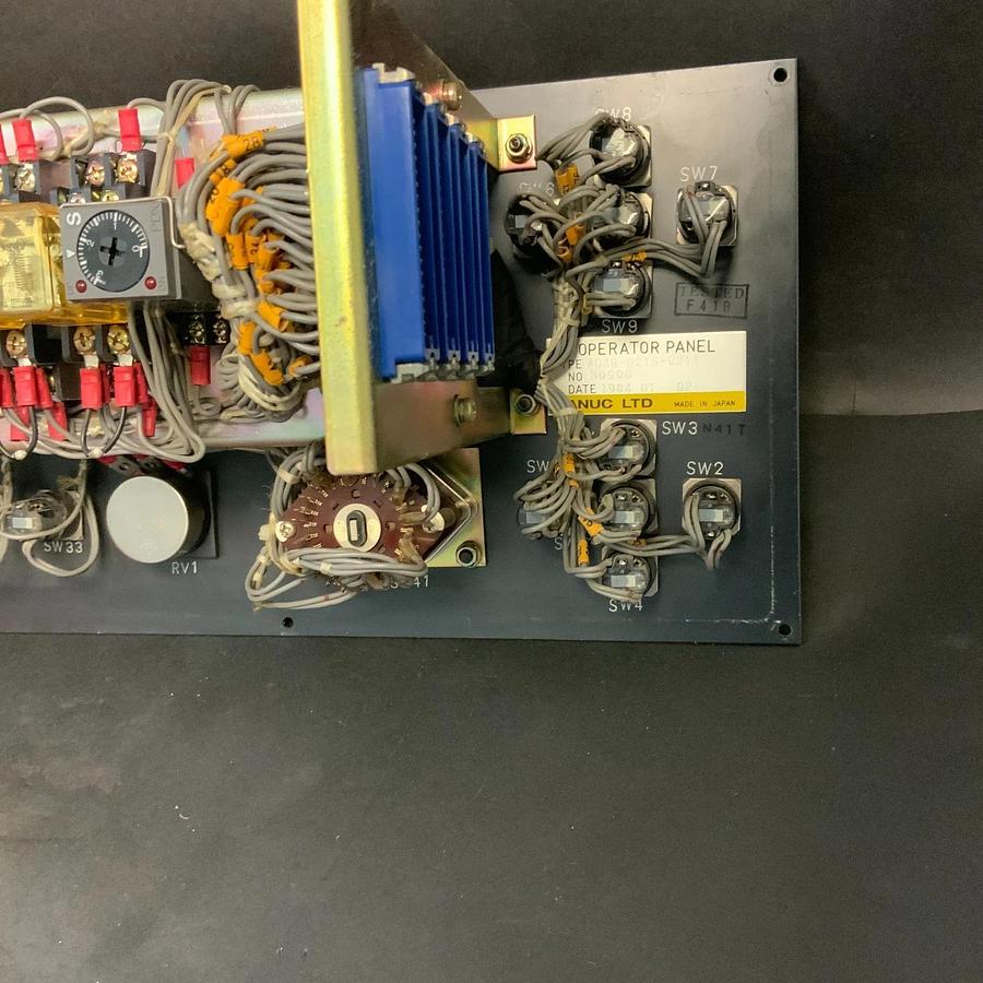 Used FANUC A04B-0216-C211 OPERATOR PANEL ($200 OBO)