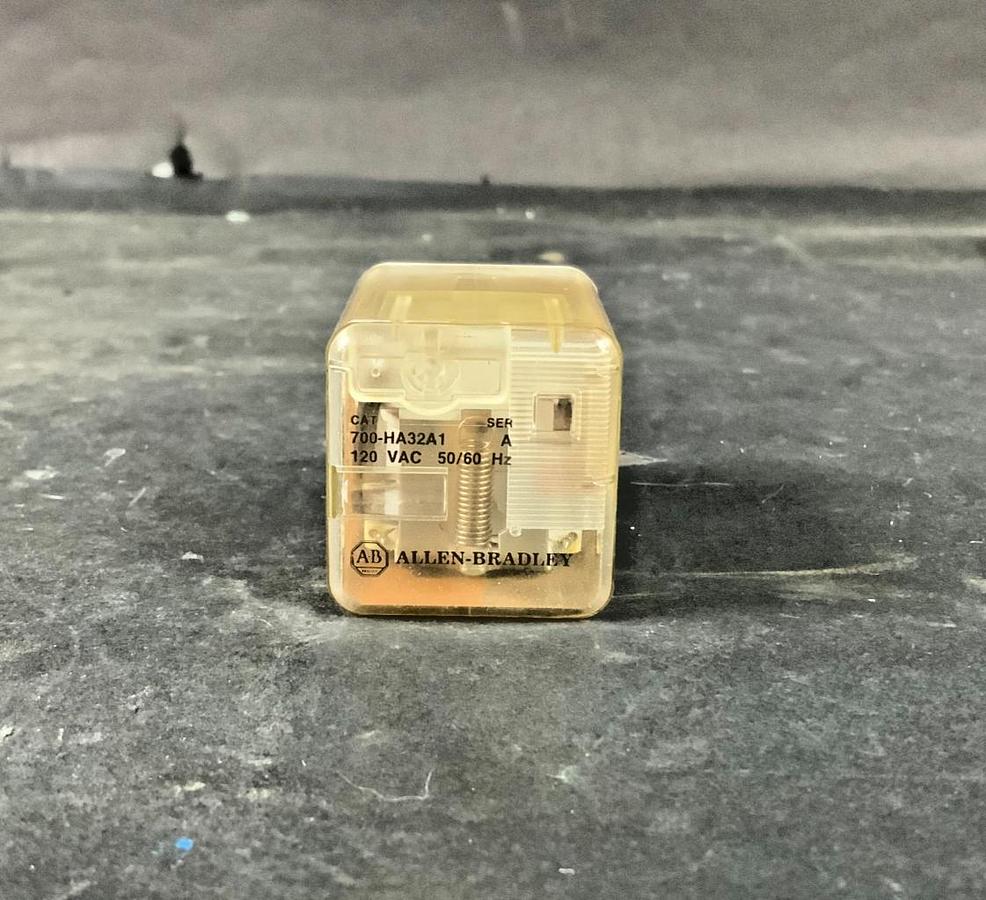 Used ALLEN BRADLEY 700-HA32A1 -SERIES A RELAY ($7 OBO)