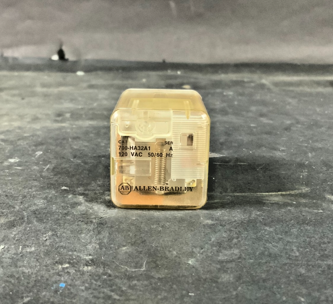 Used ALLEN BRADLEY 700-HA32A1 -SERIES A RELAY ($7 OBO)