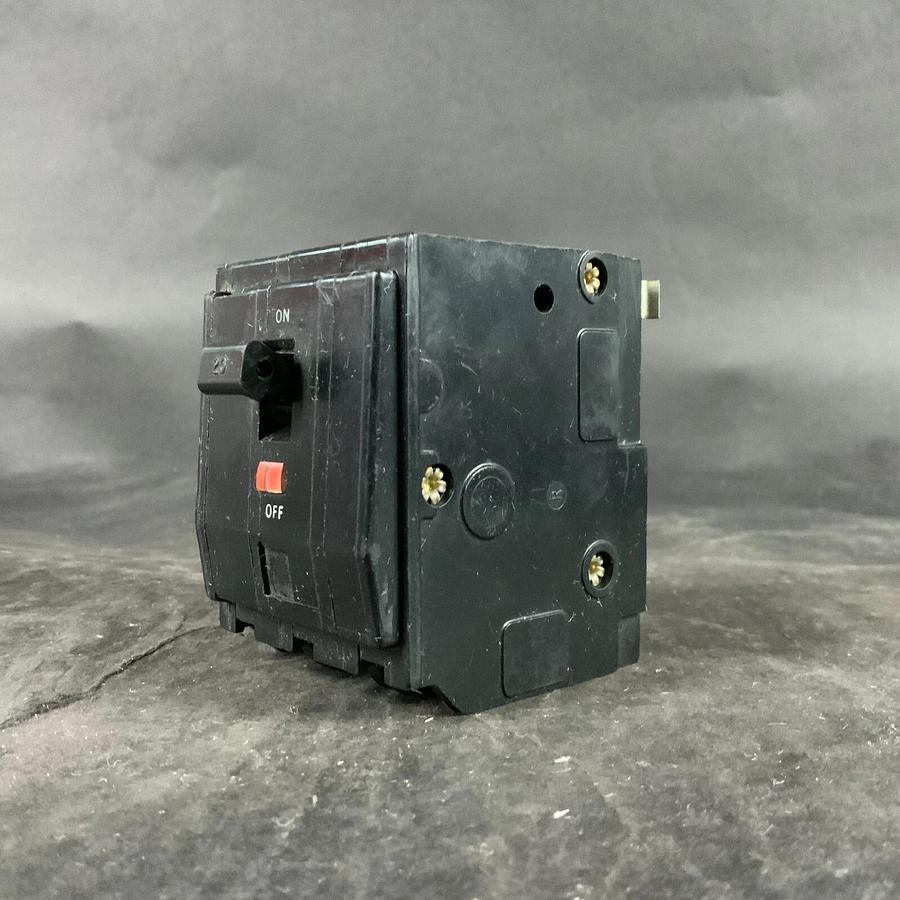 Used SQUARE D LK-2482 CIRCUIT BREAKER ($20 OBO)