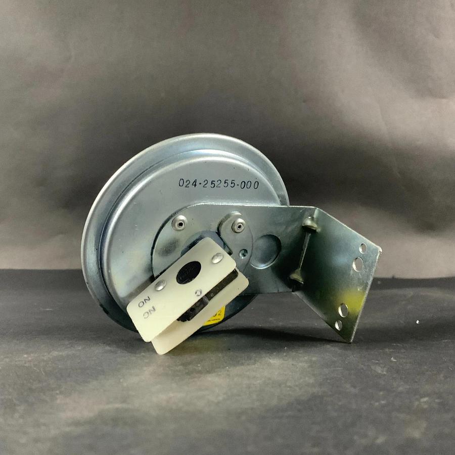 Used TRIDELTA FS6436-702 PRESSURE SWITCH ($15 OBO)