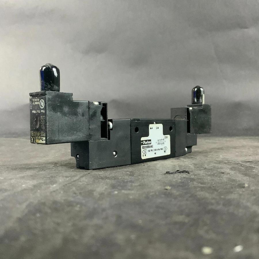 Used PARKER B320BB549C SOLENOID VALVE ($90 OBO)