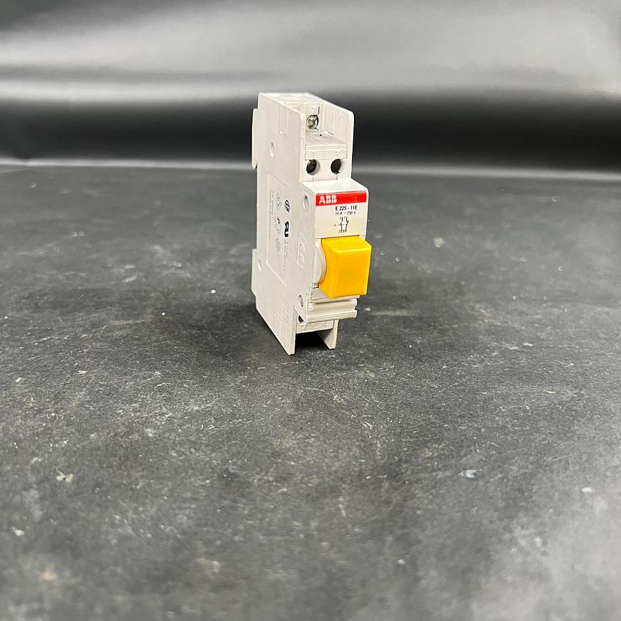 Used ABB E225-11E CIRCUIT BREAKER ($28 OBO)