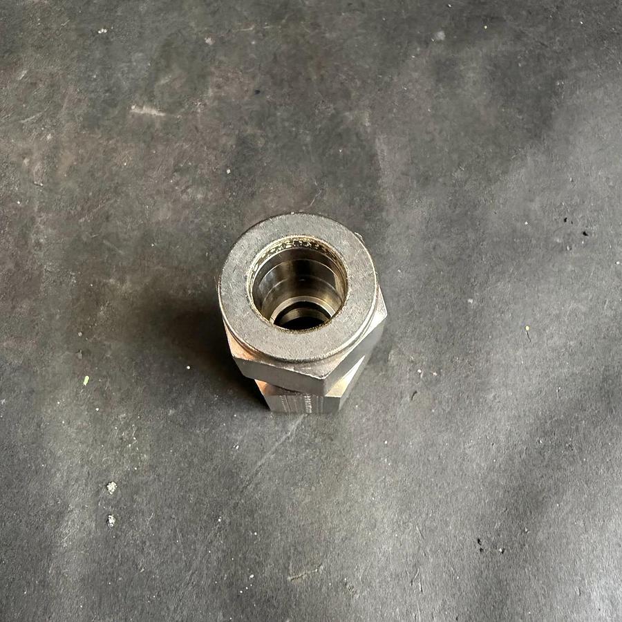 Used PARKER P316 COMPRESSION CONNECTOR