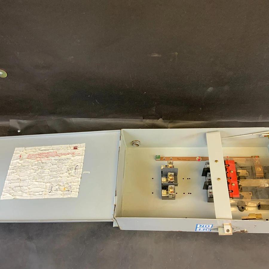 Used EATON POW-R-WAY III BPC3001G05 P3F362R BUSWAY FUSIBLE SWITCH ($600 OBO)