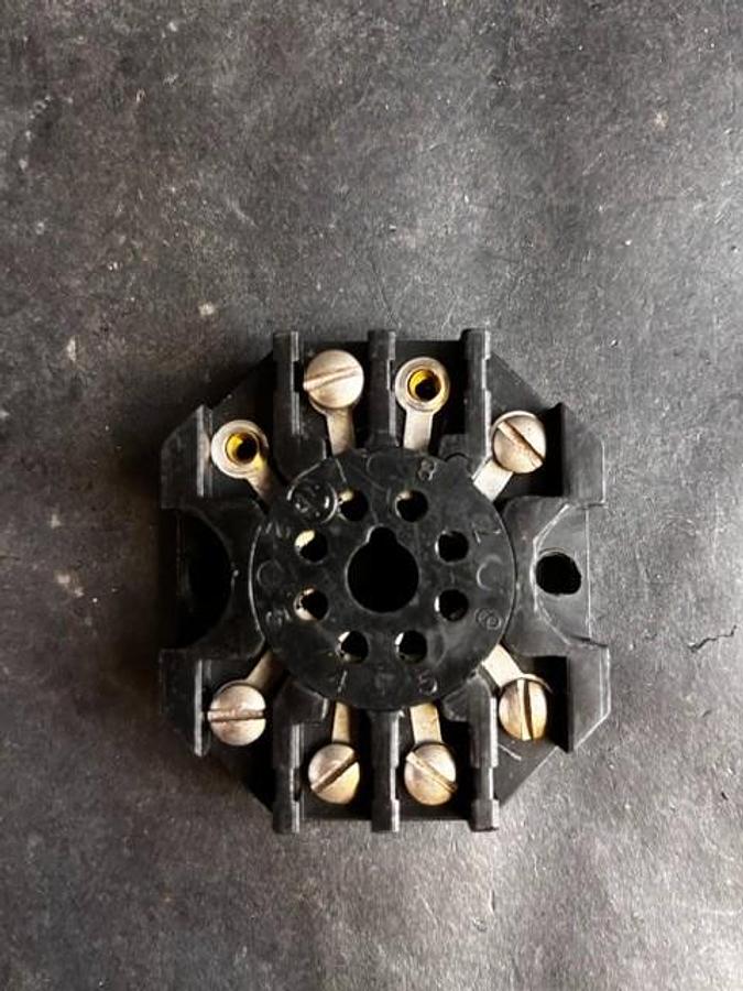 Used CUSTOM CONNECTOR RB08 RELAY SOCKET ($10 OBO)