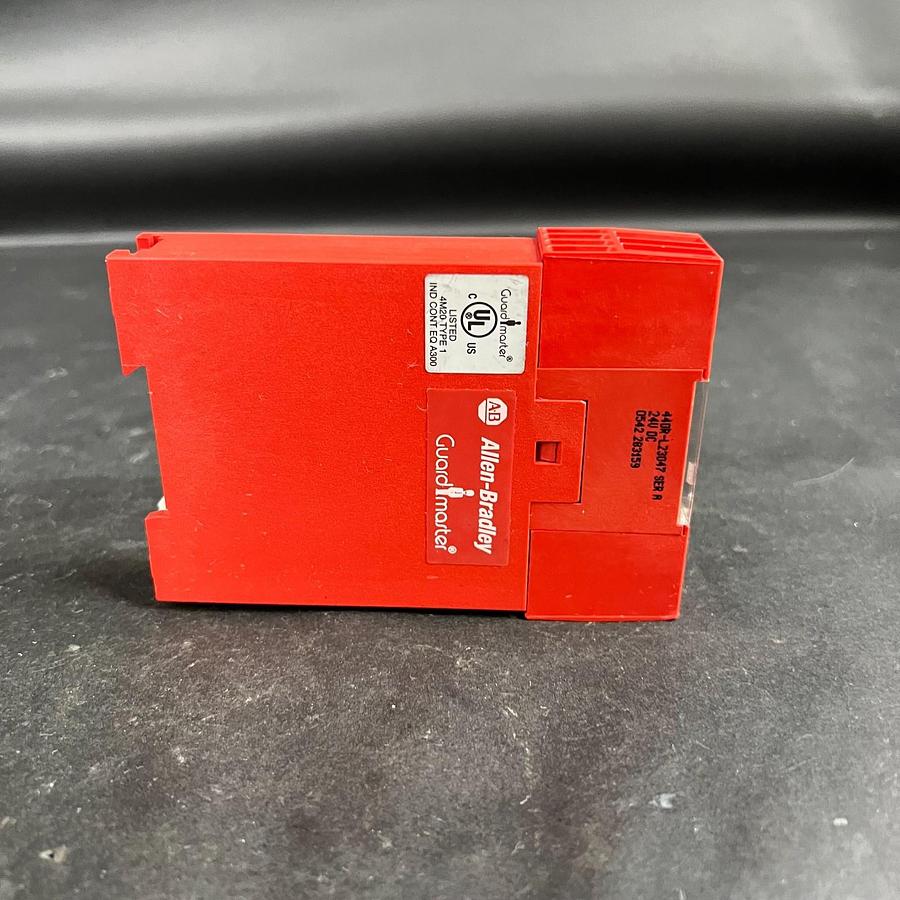 Used ALLEN BRADLEY MSR14T SAFETY RELAY ($65 OBO)