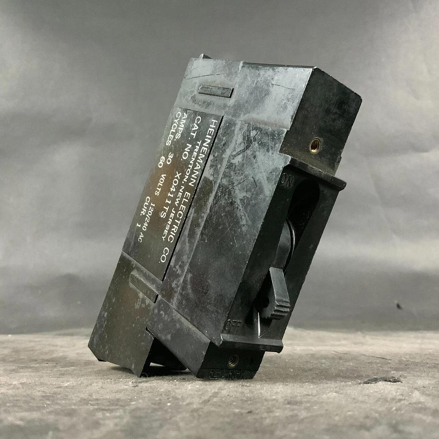 Used HEINEMANN ELECTRIC X0411TS CIRCUIT BREAKER ($17 OBO)