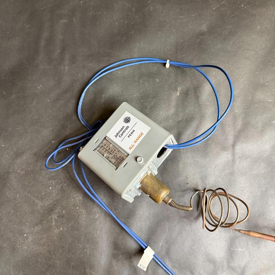 Used JOHNSON CONTROLS P70AA-118 PRESSURE CONTROL ($90 OBO)