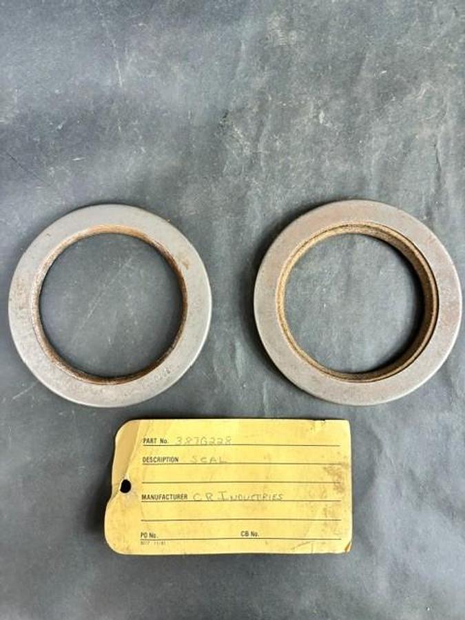 Used CHICAGO RAWHIDE 387G228 OIL SEALS - GROUP OF 2