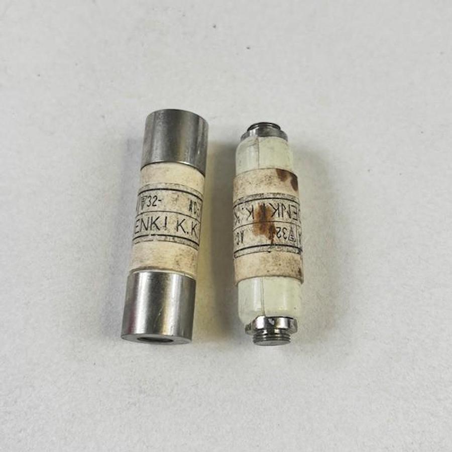 Used SIEMENS D02 NEOZED FUSES 2PCS
