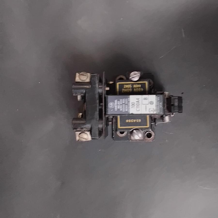 Used ALLEN BRADLEY 700-C110A4 CONTROL RELAY ($32 OBO)