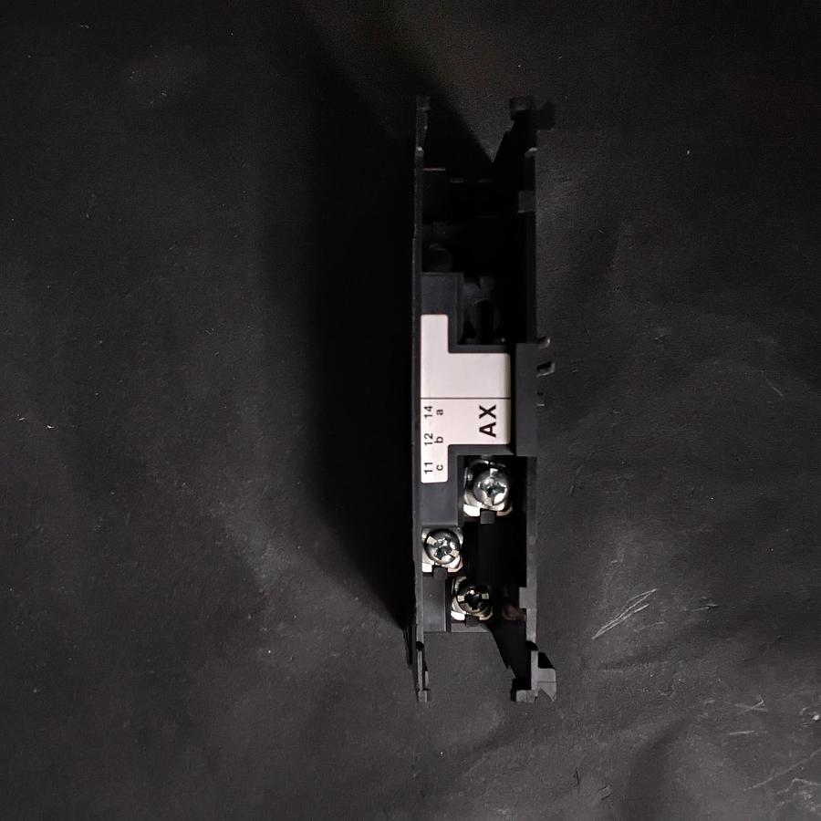 Used MITSUBISHI N470N237-4 AUXILIARY SWITCH ($19.99 OBO)