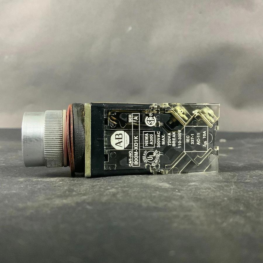 Used ALLEN BRADLEY 800MR-A1 SERIES A GREEN PUSH BUTTON ($10 OBO)