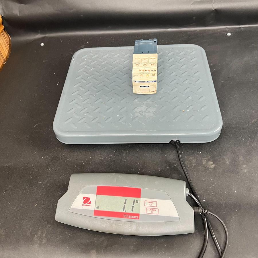Used TELEMECANIQUE CAD32BD CONTACTOR ($15 OBO)