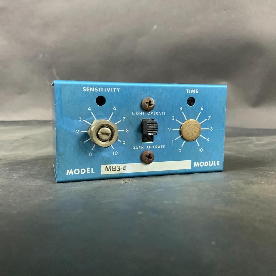 Used BANNER MB3-4 MODULATED PHOTOELECTRIC AMPLIFIER ($40 OBO)