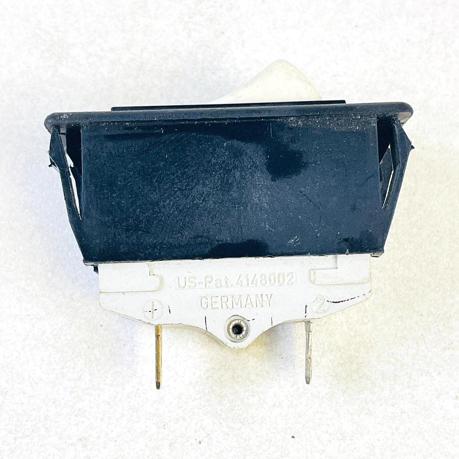 Used E-T-A 3140-P10-F30-WS02K THERMAL CIRCUIT BREAKER 8A 250VAC WHITE ROCKER SWITCH