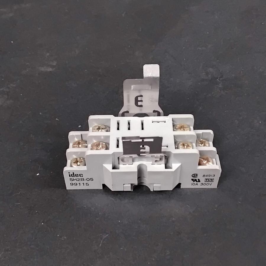 Used IDEC SH2B-05 RELAY SOCKET ($3 OBO)
