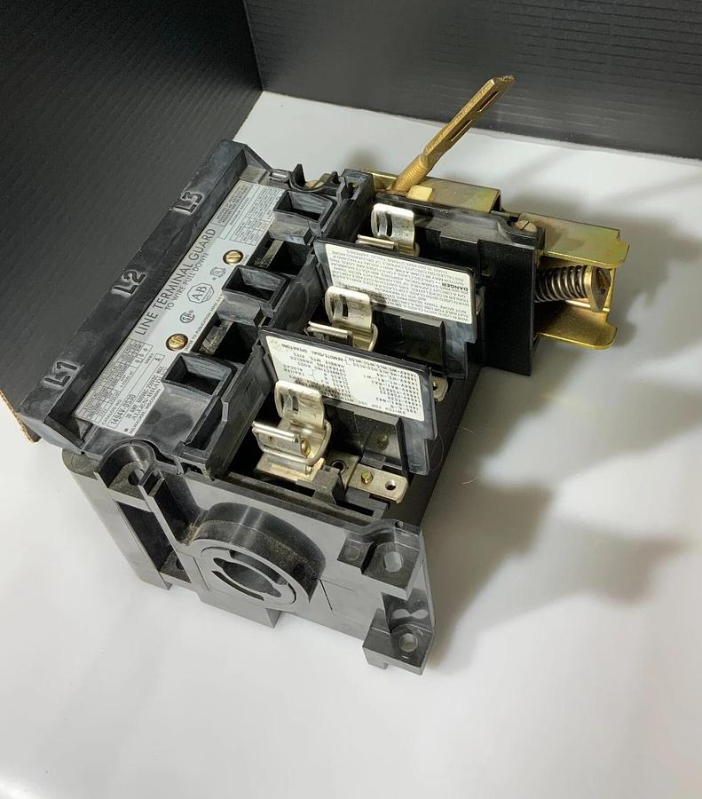 Used ALLEN BRADLEY 1494V-DS30 ($19.99 OBO)