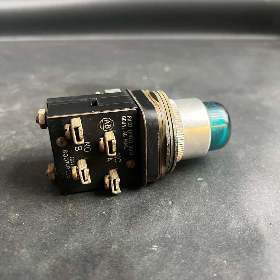 Used ALLEN BRADLEY 800T-PT16 GREEN PUSH BUTTON ($15 OBO)