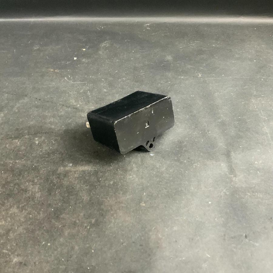 Used Unbranded A1G01 6uF 400VAC MOTOR RUN CAPACITOR ($10 OBO)