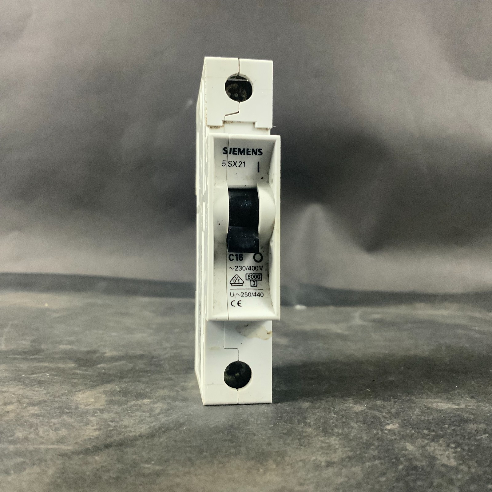Used SIEMENS 5SX21-C16 CIRCUIT BREAKER ($10 OBO)