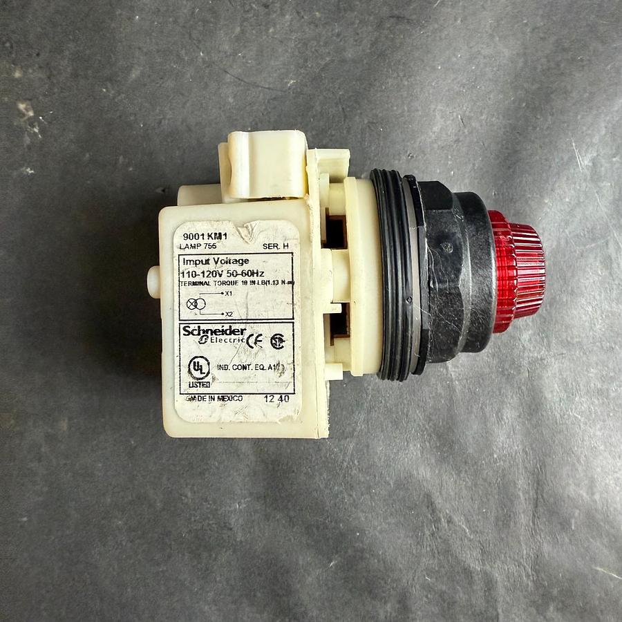 Used SCHNEIDER ELECTRIC 9001KM1 RED PILOT LIGHT ($25 OBO)