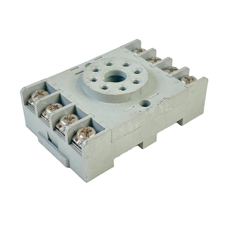 Used IDEC SR2P-06 8-PIN OCTAL RELAY SOCKET BASE 10A 300V DIN RAIL SURFACE MOUNT