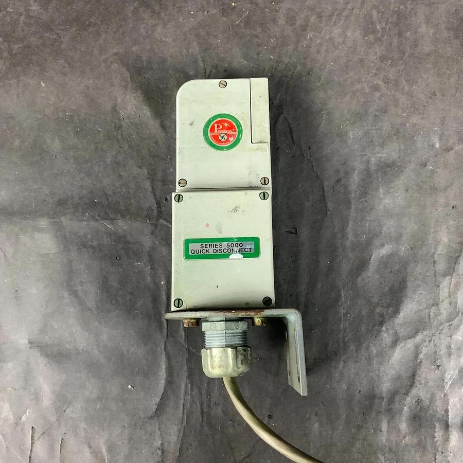 Used ECA 42MTB-5001 POWER BASE + 42MBS-5100 PHOTOELECTRIC SWITCH ($50 OBO)