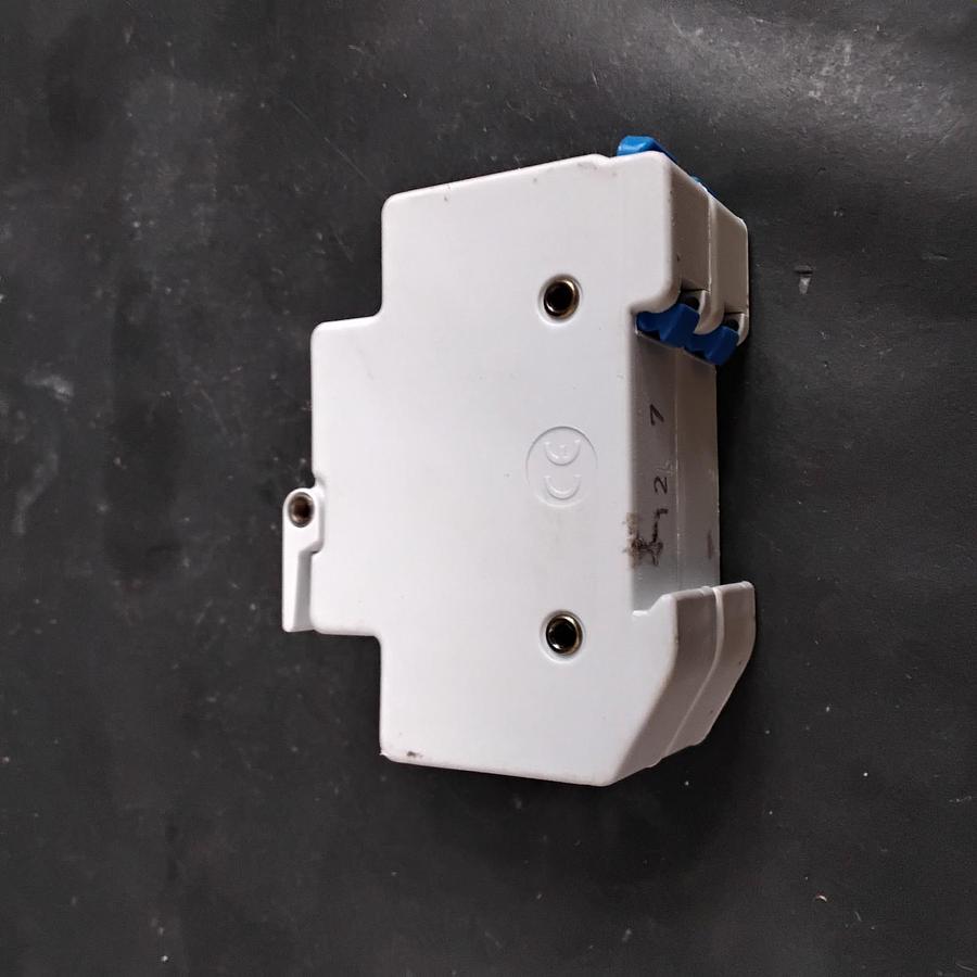 Used ALLEN BRADLEY 1492-FB2C30 FUSE HOLDER ($10 OBO)