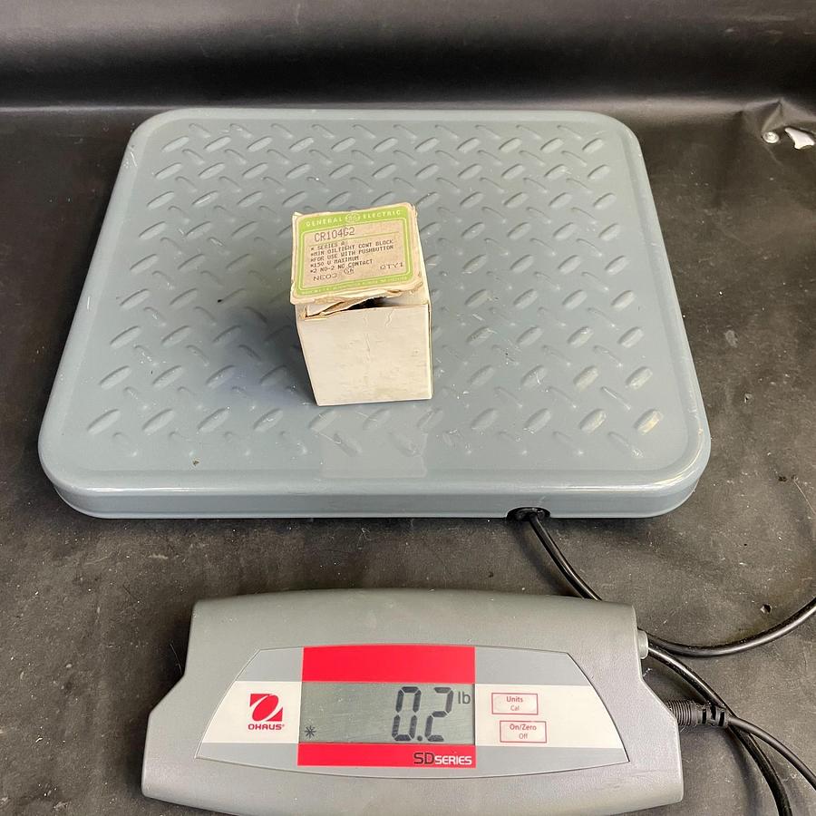 Used GENERAL ELECTRIC CR104G2 SERIES A MINIATURE OILTIGHT CONTACT BLOCK 150V 2NO 2NC