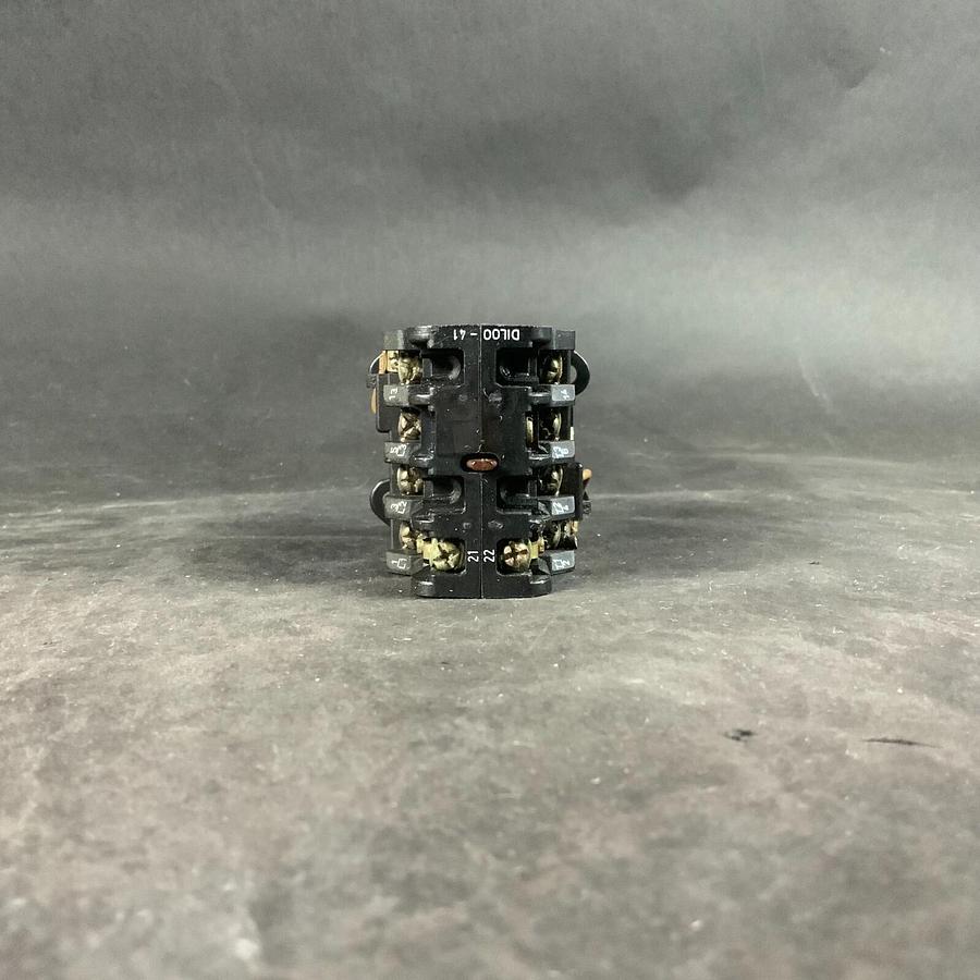 Used MOELLER DIL 00-41 220V CONTACTOR ($45 OBO)