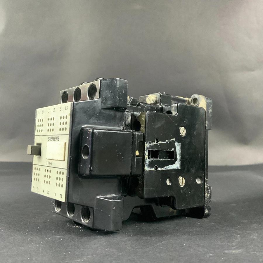 Used SIEMENS 3TB44 17-0A CONTACTOR ($45 OBO)